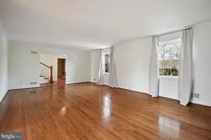 5801 Hillburne Way, Chevy Chase, MD 20815 - Photo 5