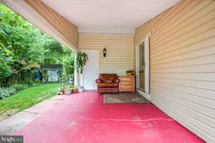 3 Crothers Ct, Rockville, MD 20852 - Photo 3