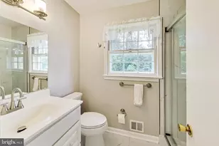 8403 Postoak Rd, Potomac, MD 20854 - Photo 19