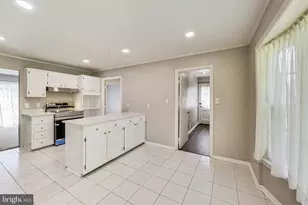 8403 Postoak Rd, Potomac, MD 20854 - Photo 11