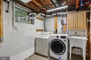 811 Kenbrook Dr, Silver Spring, MD 20902 - Photo 77