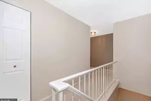 9405 Chatteroy Pl, Gaithersburg, MD 20886 - Photo 13