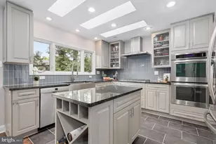 6401 Greentree Rd, Bethesda, MD 20817 - Photo 13