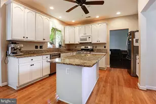 1 Hickory Spring Ct, Gaithersburg, MD 20882 - Photo 15