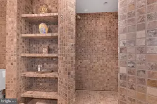 10204 Falls Rd, Potomac, MD 20854 - Photo 27