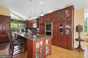 10204 Falls Rd, Potomac, MD 20854 - Photo 9