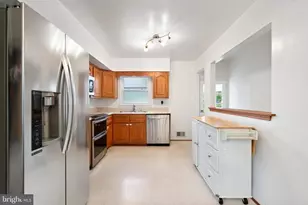 4010 Elizabeth St, Rockville, MD 20853 - Photo 11