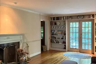 8209 Burning Tree Rd, Bethesda, MD 20817 - Photo 15