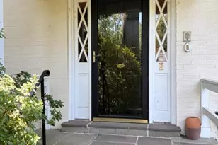 8209 Burning Tree Rd, Bethesda, MD 20817 - Photo 3