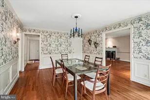 8209 Burning Tree Rd, Bethesda, MD 20817 - Photo 5