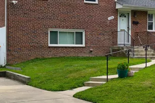 12207 Hunters Ln, Rockville, MD 20852 - Photo 9