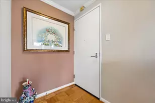 10201 Grosvenor Pl, Rockville, MD 20852 - Photo 33