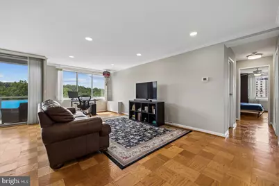 10201 Grosvenor Place #1009, Rockville, MD 20852 - Photo 3