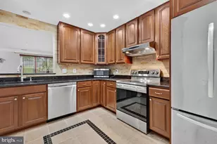 18917 Highstream Dr, Germantown, MD 20874 - Photo 9
