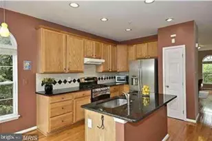 715 Pleasant Dr, Rockville, MD 20850 - Photo 5
