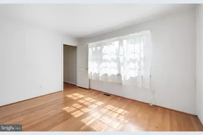 10253 Gainsborough, Potomac, MD 20854 - Photo 13