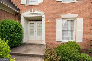 10253 Gainsborough, Potomac, MD 20854 - Photo 3