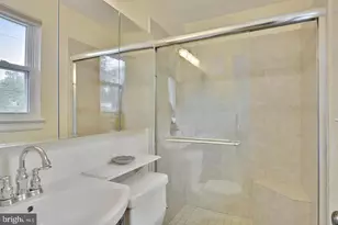 717 Hillsboro Dr, Silver Spring, MD 20902 - Photo 15