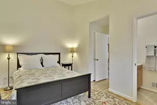 717 Hillsboro Dr, Silver Spring, MD 20902 - Photo 17