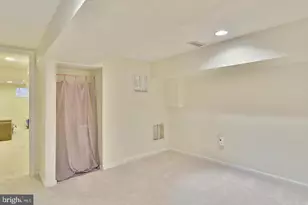 717 Hillsboro Dr, Silver Spring, MD 20902 - Photo 9