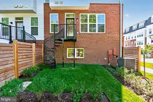 2521 Farmstead Dr, Rockville, MD 20850 - Photo 33