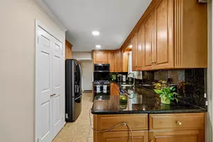 17016 George Washington Dr, Rockville, MD 20853 - Photo 27