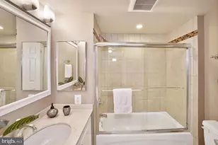 10101 Grosvenor Pl, Rockville, MD 20852 - Photo 17