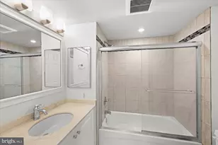 10101 Grosvenor Pl, Rockville, MD 20852 - Photo 27