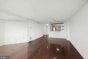 10101 Grosvenor Pl, Rockville, MD 20852 - Photo 11