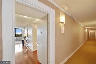 10101 Grosvenor Pl, Rockville, MD 20852 - Photo 11