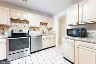 5817 Edson Ln, Rockville, MD 20852 - Photo 5