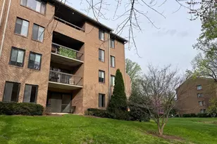 5817 Edson Ln, Rockville, MD 20852 - Photo 3