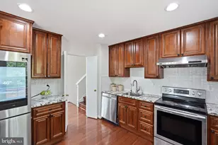 13513 Teakwood Ln, Germantown, MD 20874 - Photo 7