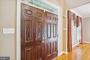 8931 Falls Farm Dr, Potomac, MD 20854 - Photo 35