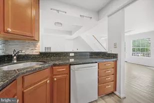 5820 Inman Park Cir, Rockville, MD 20852 - Photo 11