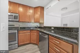 5820 Inman Park Cir, Rockville, MD 20852 - Photo 9