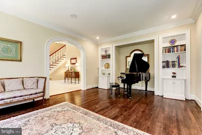 9909 Avenel Farm Drive, Potomac, MD 20854 - Photo 5