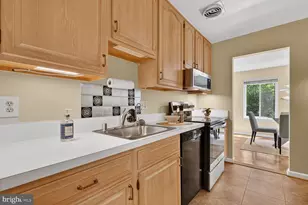 5809 Edson Ln, North Bethesda, MD 20852 - Photo 5