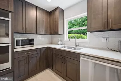 12101 Gatewater Drive, Potomac, MD 20854 - Photo 17