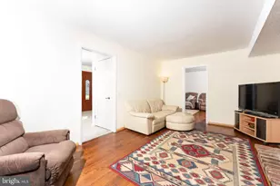 9129 Wandering Trail Dr, Potomac, MD 20854 - Photo 9