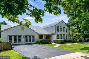 7416 Royal Dominion Dr, Bethesda, MD 20817 - Photo 3