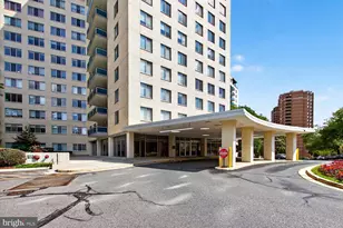 10401 Grosvenor Pl, Rockville, MD 20852 - Photo 15