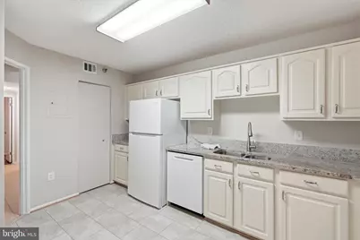 15115 Interlachen Drive #3-524, Silver Spring, MD 20906 - Photo 7