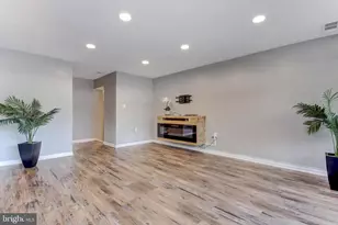18714 Walkers Choice Rd, Montgomery Village, MD 20877 - Photo 3