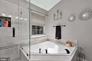 10 Augustine Ct, Gaithersburg, MD 20879 - Photo 23