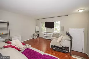19106 Cherry Bend Dr, Germantown, MD 20874 - Photo 5