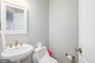 9304 Wildoak Dr, Bethesda, MD 20814 - Photo 17
