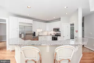 9304 Wildoak Dr, Bethesda, MD 20814 - Photo 13