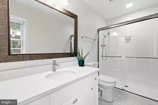 4880 Chevy Chase Dr, Chevy Chase, MD 20815 - Photo 17