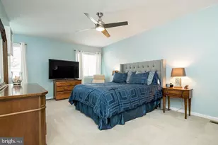 20742 Highland Hall Dr, Montgomery Village, MD 20886 - Photo 15